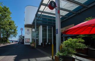 Coast Lonsdale Quay Hotel - 3