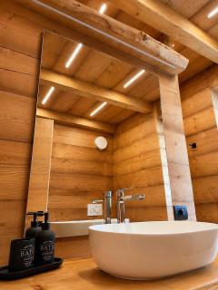 SkyWood Chalet, Panoramic Mountain and Lake Views - 6