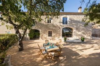 Mas des Olivades Provencal stone farmhouse with pool - 8