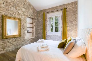 Mas des Olivades Provencal stone farmhouse with pool - 2