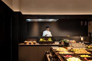 Atour Hotel Ocean Views Yantai Binhai Square First Beach - 1