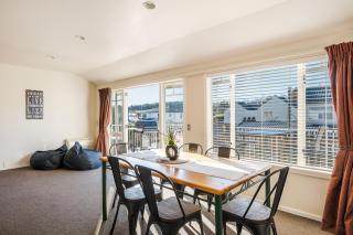 Central Wanaka 3BR Apartment – Walk to Lake & Town - 5