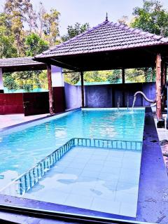 Ann's Rose Haven pool villa munnar by blueway hotels - 1