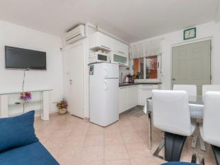 Apartment Appartement in Okrug Gornji mit Großer Terrasse by Interhome - 1