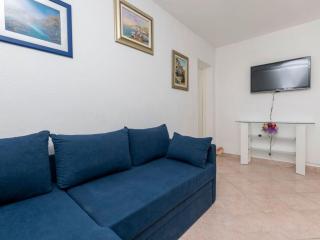 Apartment Appartement in Okrug Gornji mit Großer Terrasse by Interhome - 2
