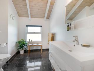 Holiday Home Kristine - 250m from the sea by Interhome - 6