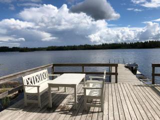 Holiday Home Schönes Ferienhaus in Småland mit Sauna- Bootssteg zum Schwimmen mit Ruderboot by Interhome - 7