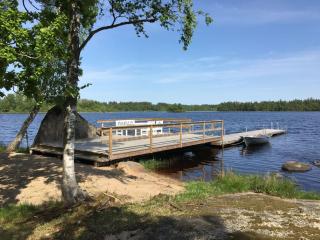 Holiday Home Schönes Ferienhaus in Småland mit Sauna- Bootssteg zum Schwimmen mit Ruderboot by Interhome - 5