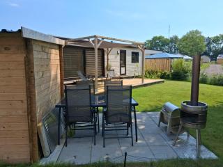 Chalet Amber - heerlijk ruim chalet met omheinde tuin, in het Drents-Friese Wold - 9
