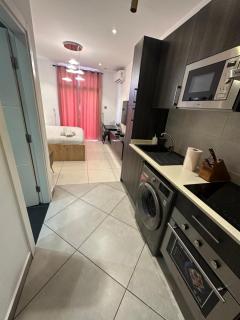 Embassy Luxury Suites - 6