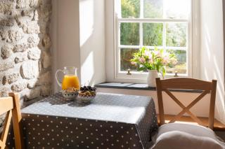 Tinner's Cottage - 3