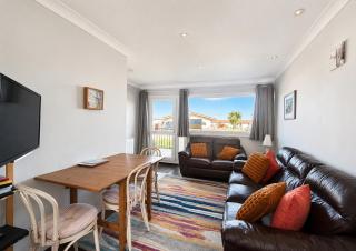 Chalet For Hire At Rainbows End Near A Beautiful Norfolk Beach Ref 31039R - 4