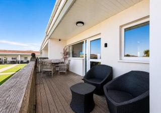 Chalet For Hire At Rainbows End Near A Beautiful Norfolk Beach Ref 31039R - 6