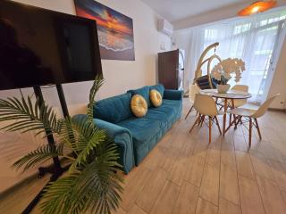 Luxury Premium Apartment - Beach Swimming Pool & Spa Resort - 5