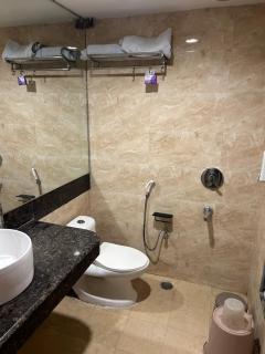 New Chanakya Hotel Bar & Restaurant - 9