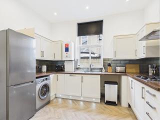 Two bed luxury duplex apartment 5 min walk to town - 4