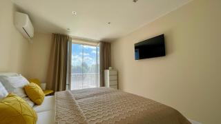 Modern & Sunny City Center Apartment, free parking - 2