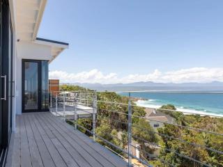 6 on Hopwood - 4 Bedroom Middle Floor Apartment - 7