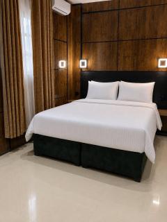 Xenia Essence Luxury Hotel - 3