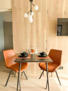 Waterfront Retreat in Henningsvær - Free Parking - 6