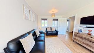 Bay Dream - Part of the The Bay Filey Holiday Village with pool, gym and direct beach access, pub, restaurant, tennis and meadows walks - 4