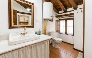 Stunning Home In Alcala La Real - 4