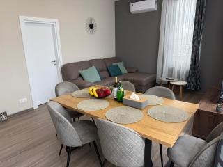 Panoramic Terrace Apartment with Elevator Access - 8