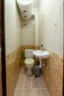 2 Min Walk to Main Street & 2BDR & Free Street Parking - 3