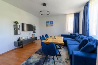 2 Min Walk to Main Street & 2BDR & Free Street Parking - 7