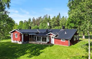 Awesome Home In Ambjörnarp With Wifi - 7