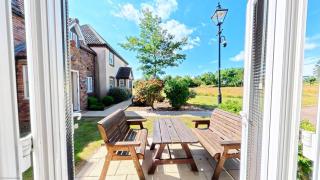 Bay Dream - Part of the The Bay Filey Holiday Village with pool, gym and direct beach access, pub, restaurant, tennis and meadows walks - 7