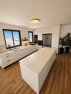 Skyline Sea Spa Penthouse with Private Pool & Jacuzzi - 1