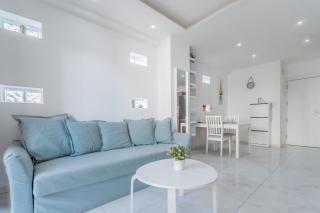 Finikoudes Beachside Retreat - 5