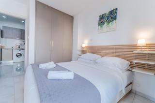 Finikoudes Beachside Retreat - 7