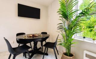 Limoilou 4 Guests AC Free Parking 5 min DT - 7