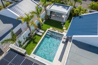 Villa Solis - Elegant & Modern Private Pool Escape - 3
