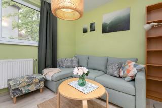 Przestronny Apartament dla 8 osób w Spokojnej Okolicy by Noclegi Renters - 7