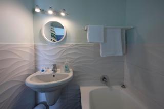 'Bikini Views' Private One Bedroom Suite for 2 with Sunny Veranda - 5