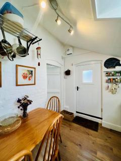 Cosy Suffolk Cottage Near Framlingham & Coast - 5