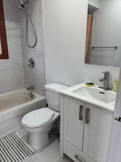 FIFA World Cup Stay, sleeps 22, Near Oshawa GO - 2