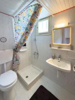 Anasa Olive - Beachside Stay with Balcony - 7