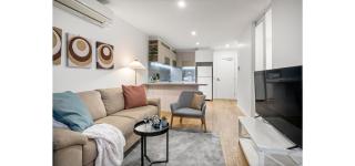 CBD City Skyline 2BR Escape With Ultra Luxury Pool Gym - 4