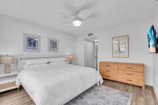 Luxury Beachfront Condo - 4