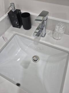 Private 1 BR Apt Wi-Fi Parking Near all Amenities - 4