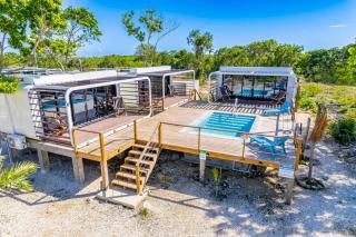 Cozy Secret Beach Getaway w Pool Iguana Casita - 0