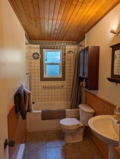 SnugSurprise - Beautiful Cottage in Snug Cove - 3