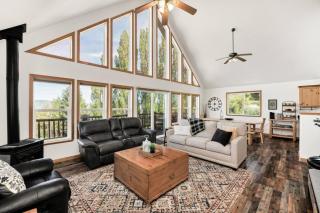 Beary Chill Cabin with Fire Pit - 9