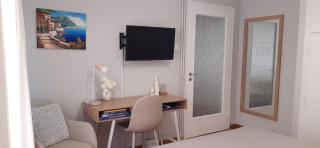 Walk to Acropolis of Athens,15-min Metro nearby - 1