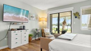 Shore Thing Studio Stay - 6