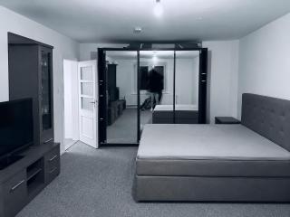 Zentrale 2- Zimmer Wohnung - 3